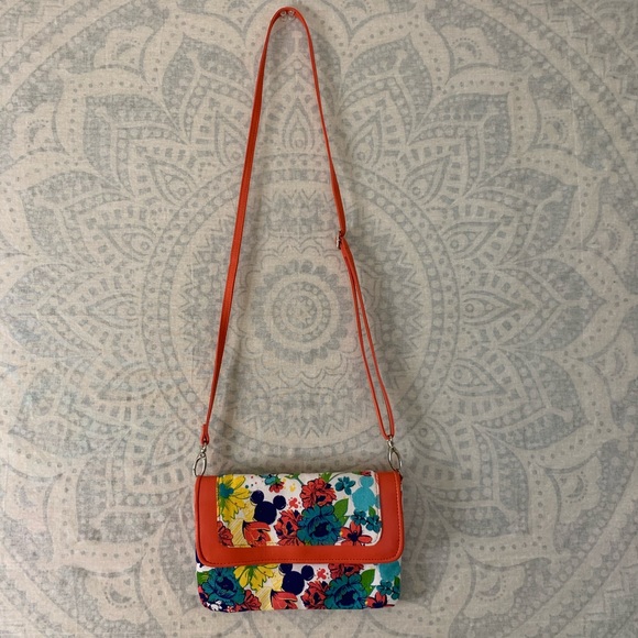 Disney Crossover Purse - Picture 1 of 5